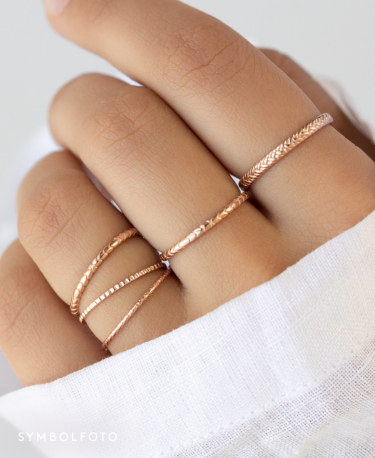 EDGY DETAILS  Ring Gold